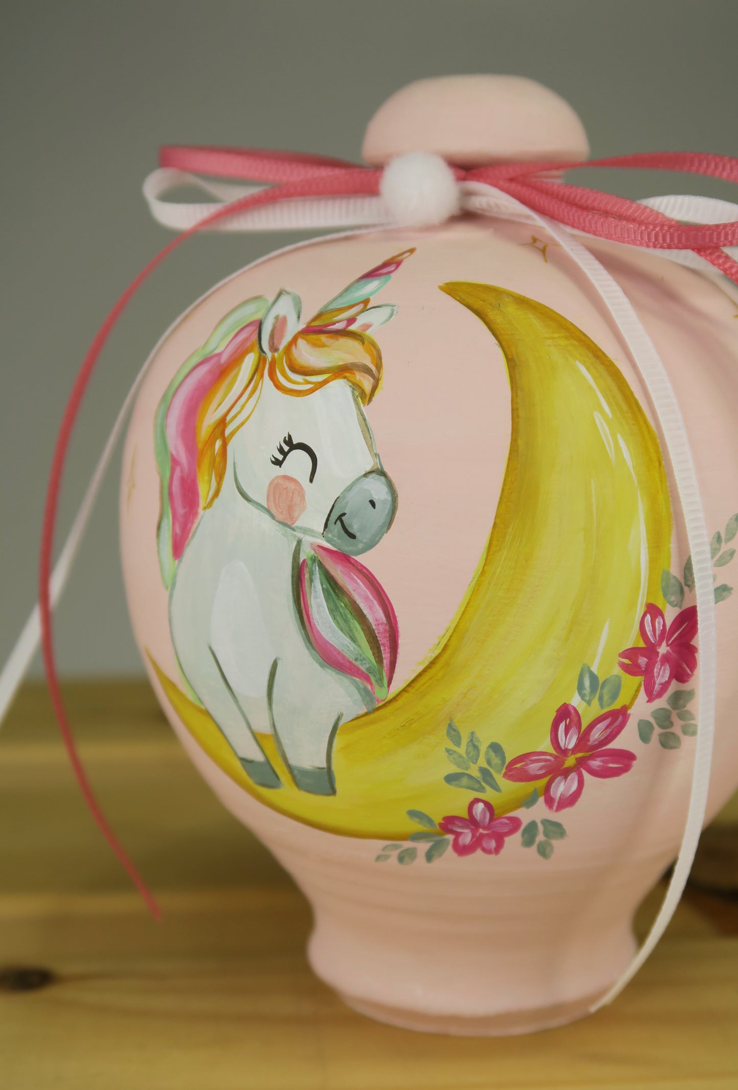 Κουμπαράς Με Μονόκερο